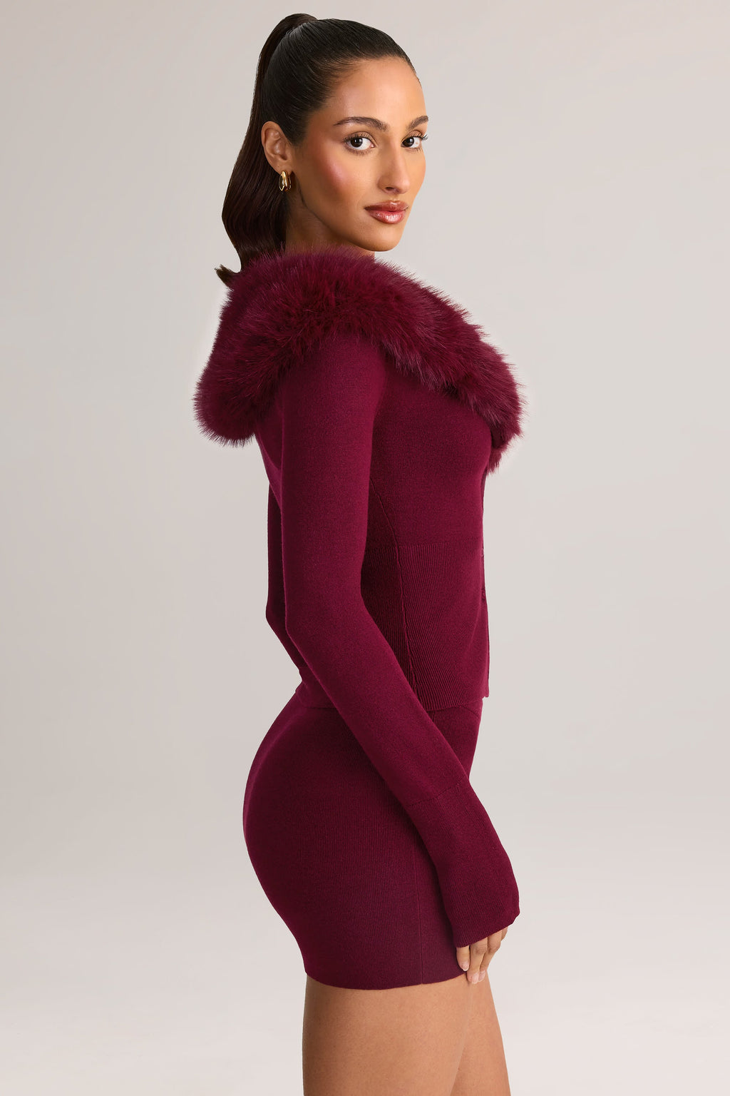 Knit Mid-Rise Mini Skirt in Wine